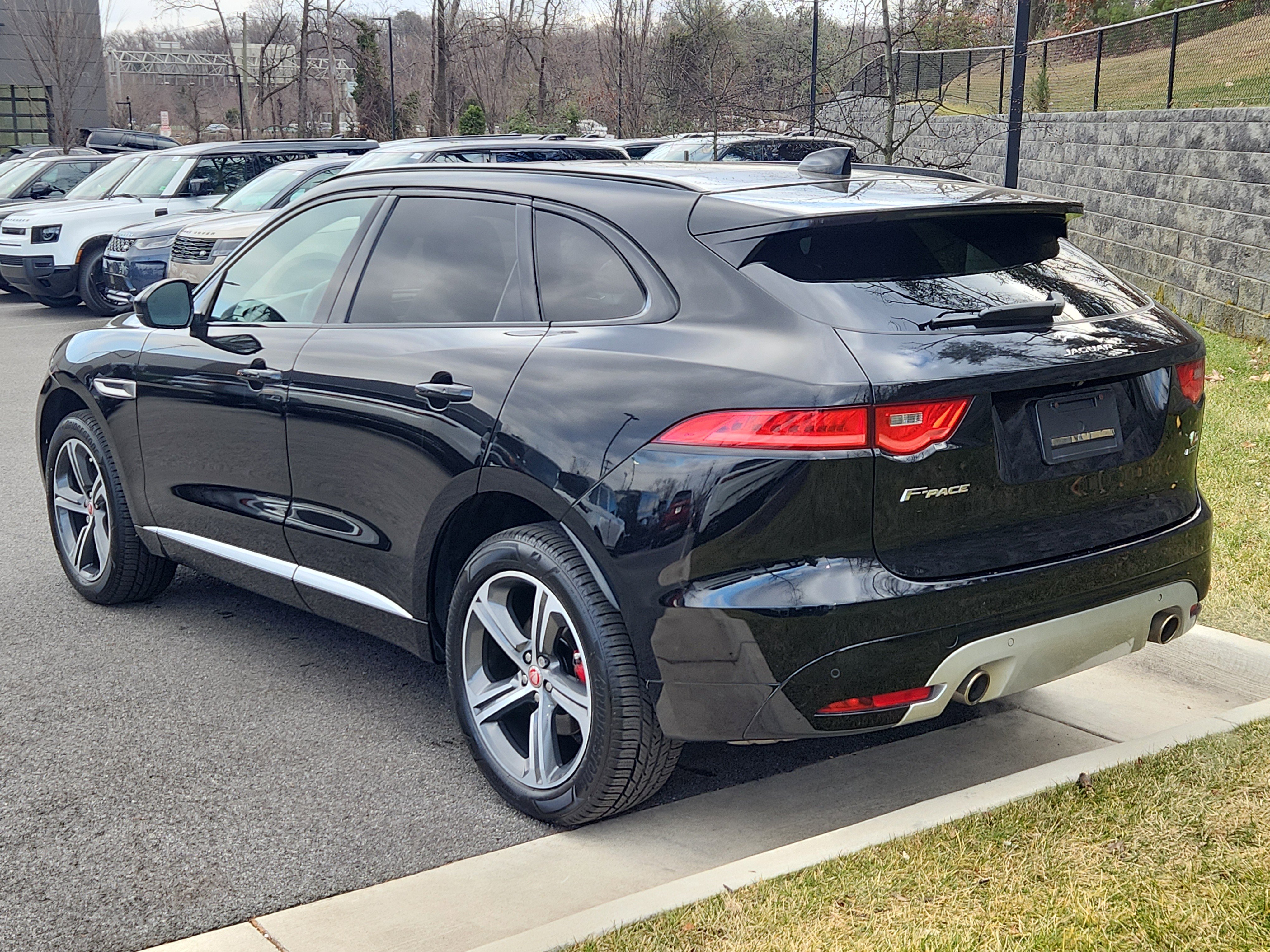Used 2019 Jaguar F-PACE S image 12