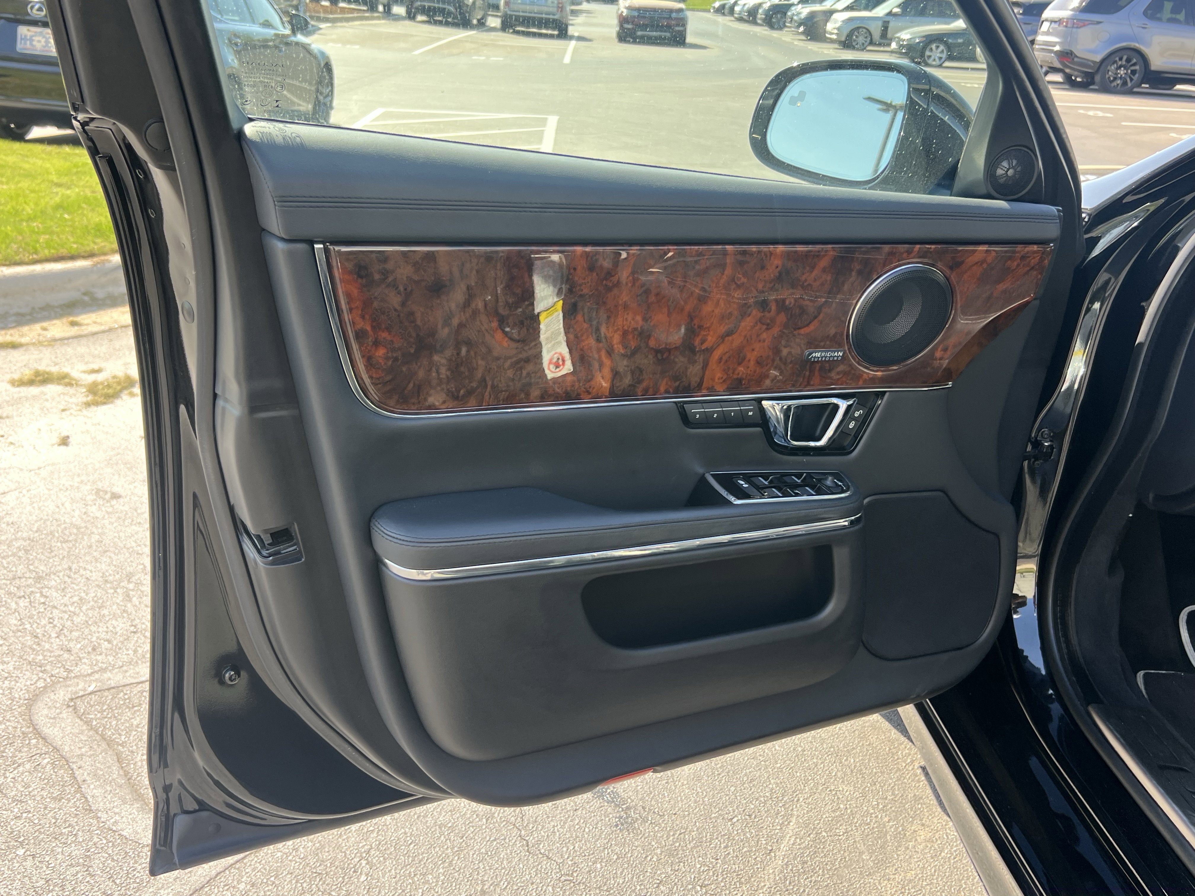 Used 2019 Jaguar XJ R-Sport image 19