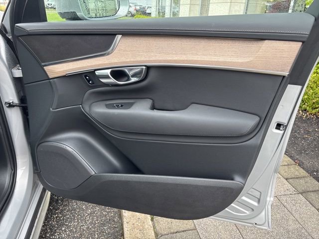 Used 2025 Volvo XC90 B6 Plus AWD/4WD image 16
