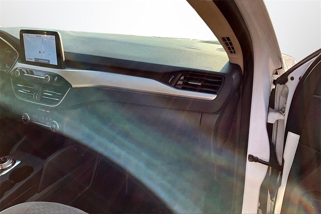 Used 2020 Ford Escape SE image 26