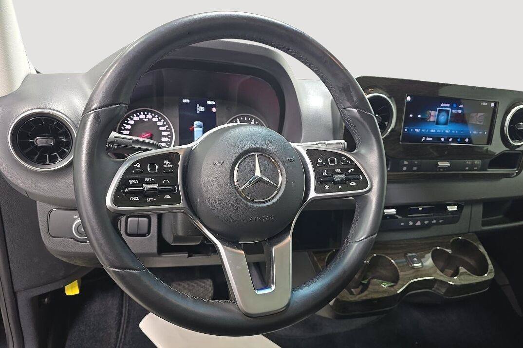 Used 2023 Mercedes-Benz Sprinter 3500 image 20