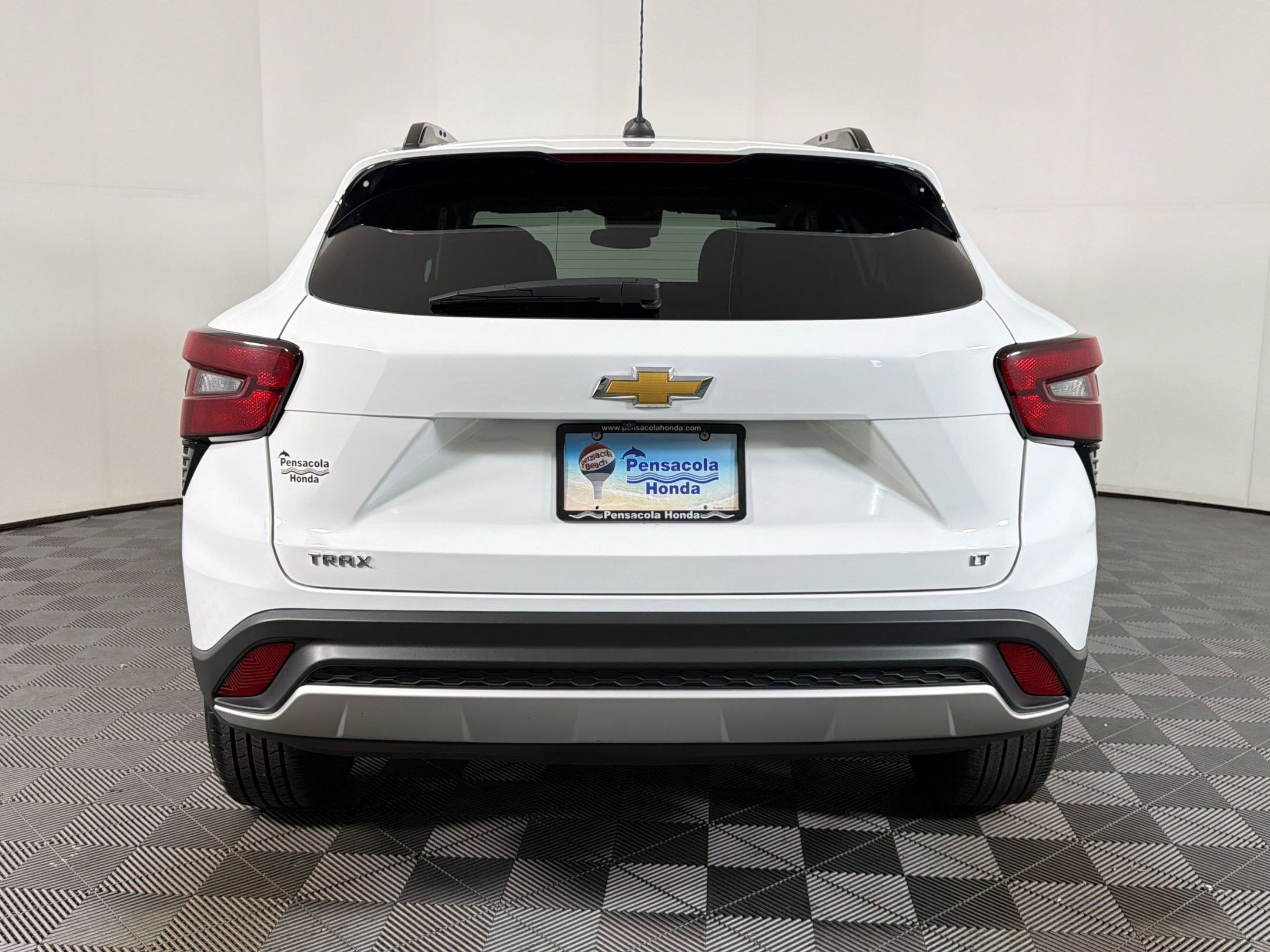 Used 2024 Chevrolet Trax LT FWD image 10