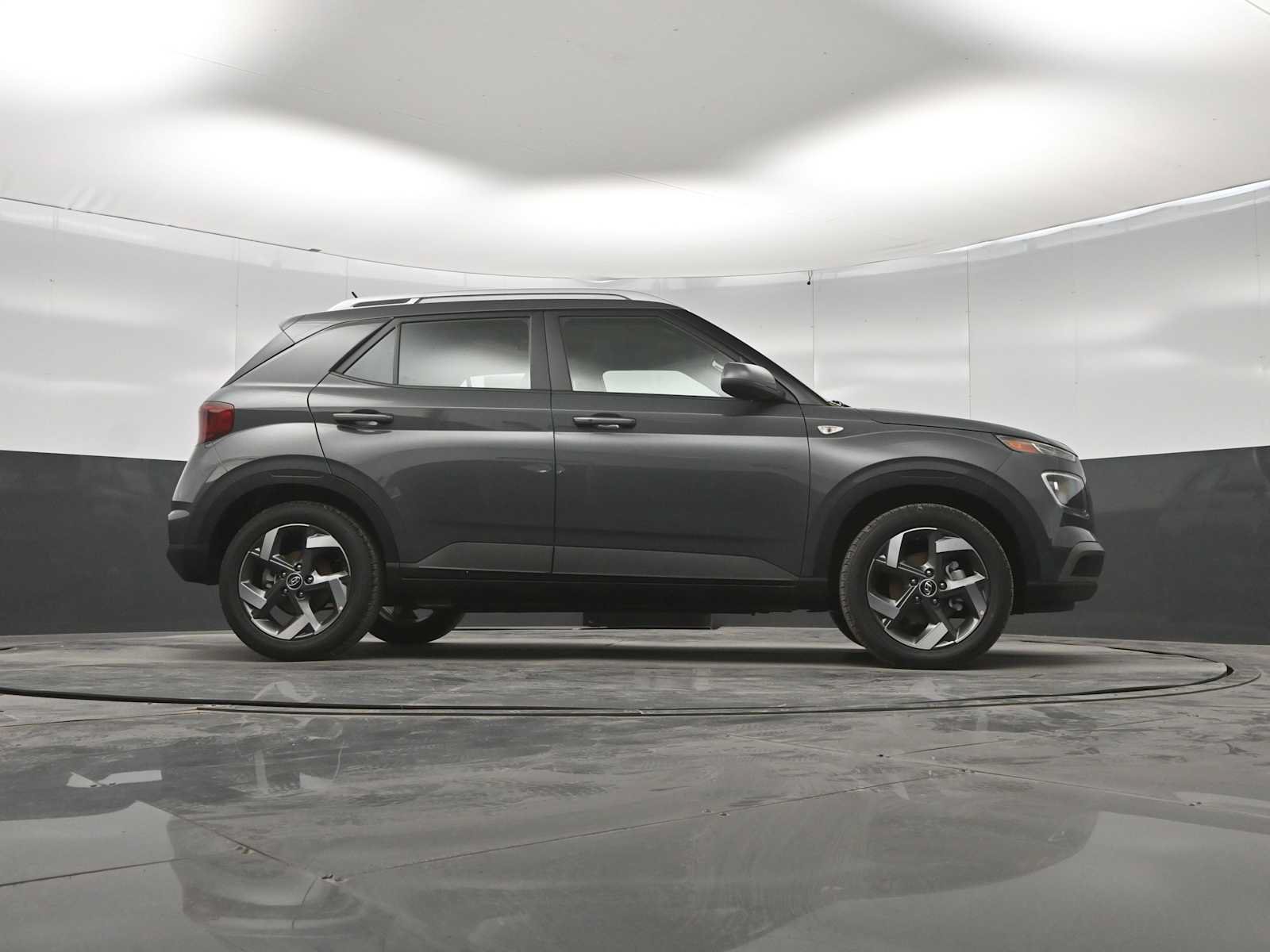 New 2026 Hyundai Venue SEL FWD image 39