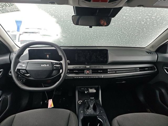 Used 2025 Kia K4 LXS image 15