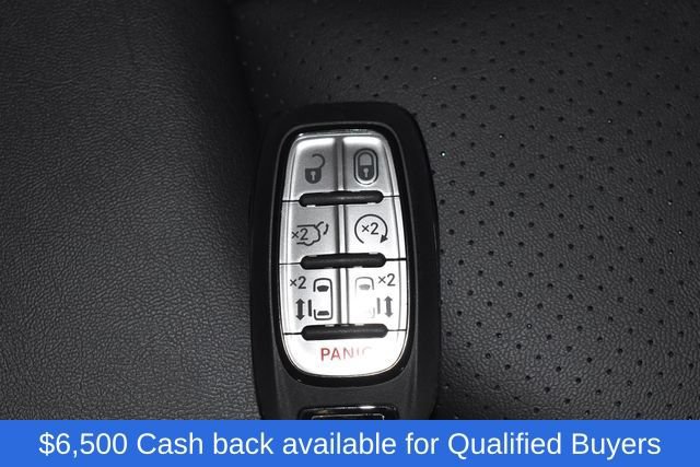 New 2026 Chrysler Pacifica Select AWD/4WD image 13