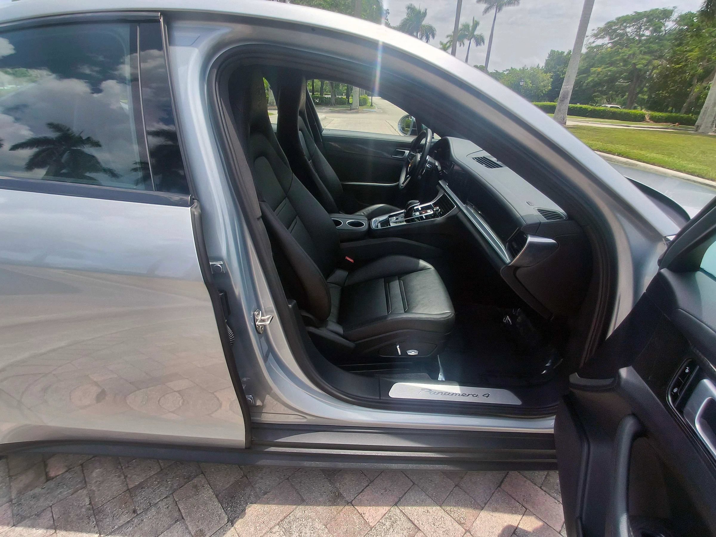 Used 2018 Porsche Panamera 4 AWD/4WD image 39
