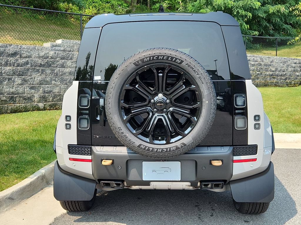 New 2026 Land Rover Defender 110 OCTA AWD/4WD image 7
