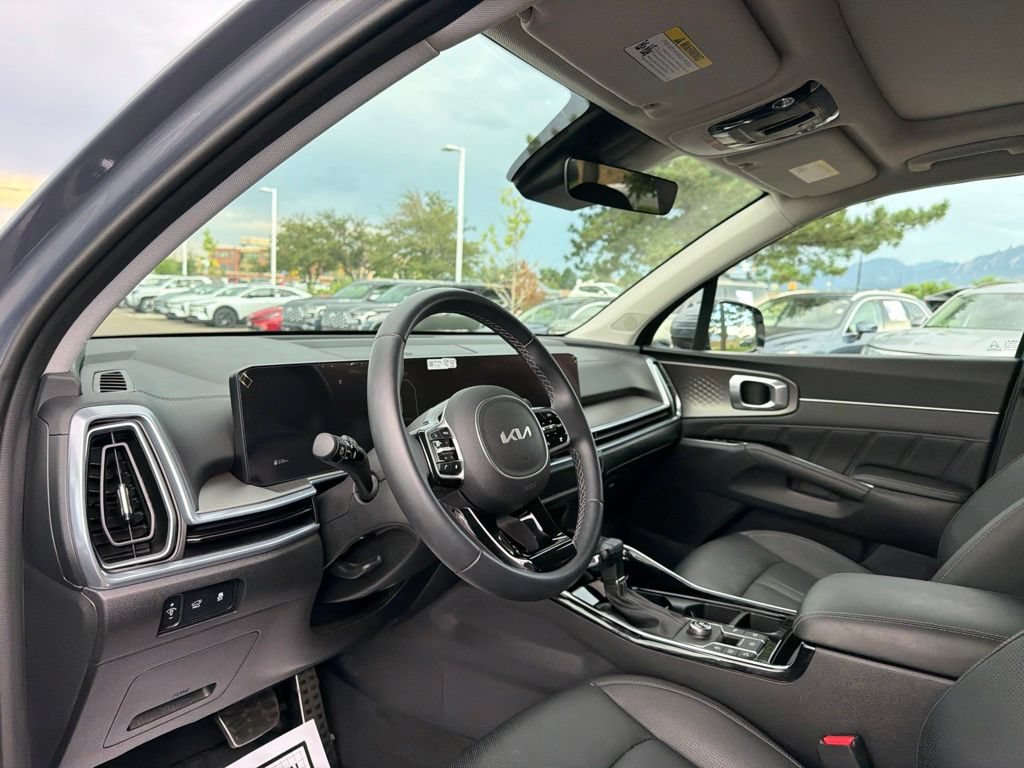Used 2025 Kia Sorento SX FWD image 26