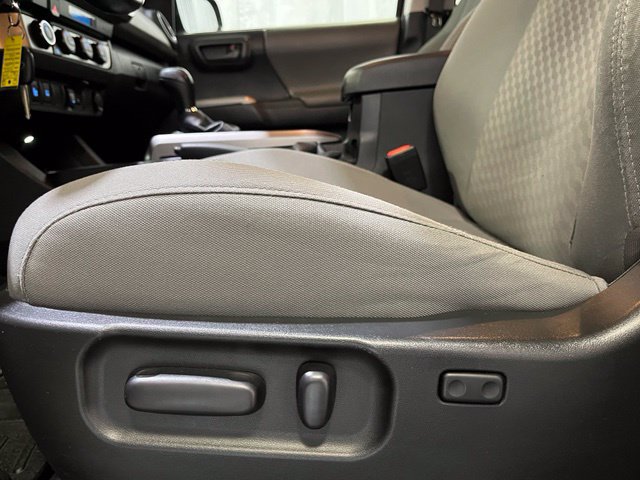 Used 2022 Toyota Tacoma SR5 w/ Technology Package AWD/4WD image 15