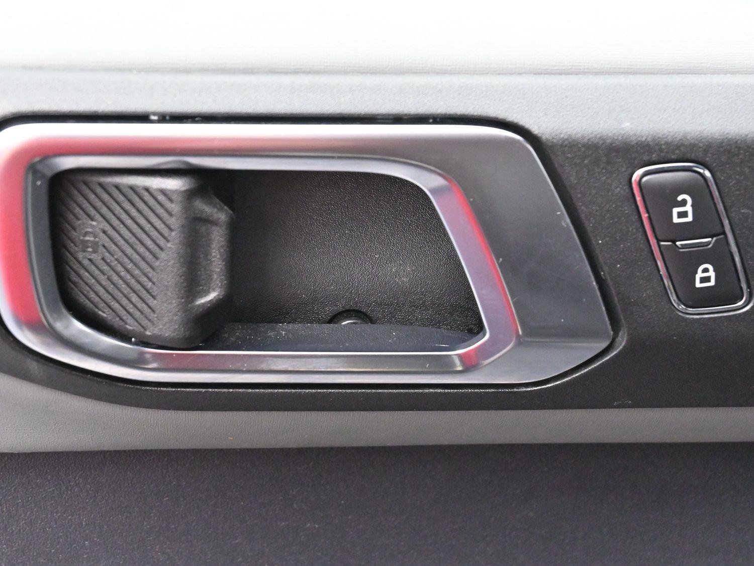 Used 2023 Ford Bronco Badlands image 12