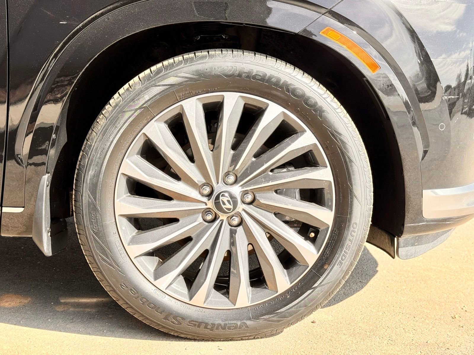 Used 2024 Hyundai Palisade Calligraphy image 12