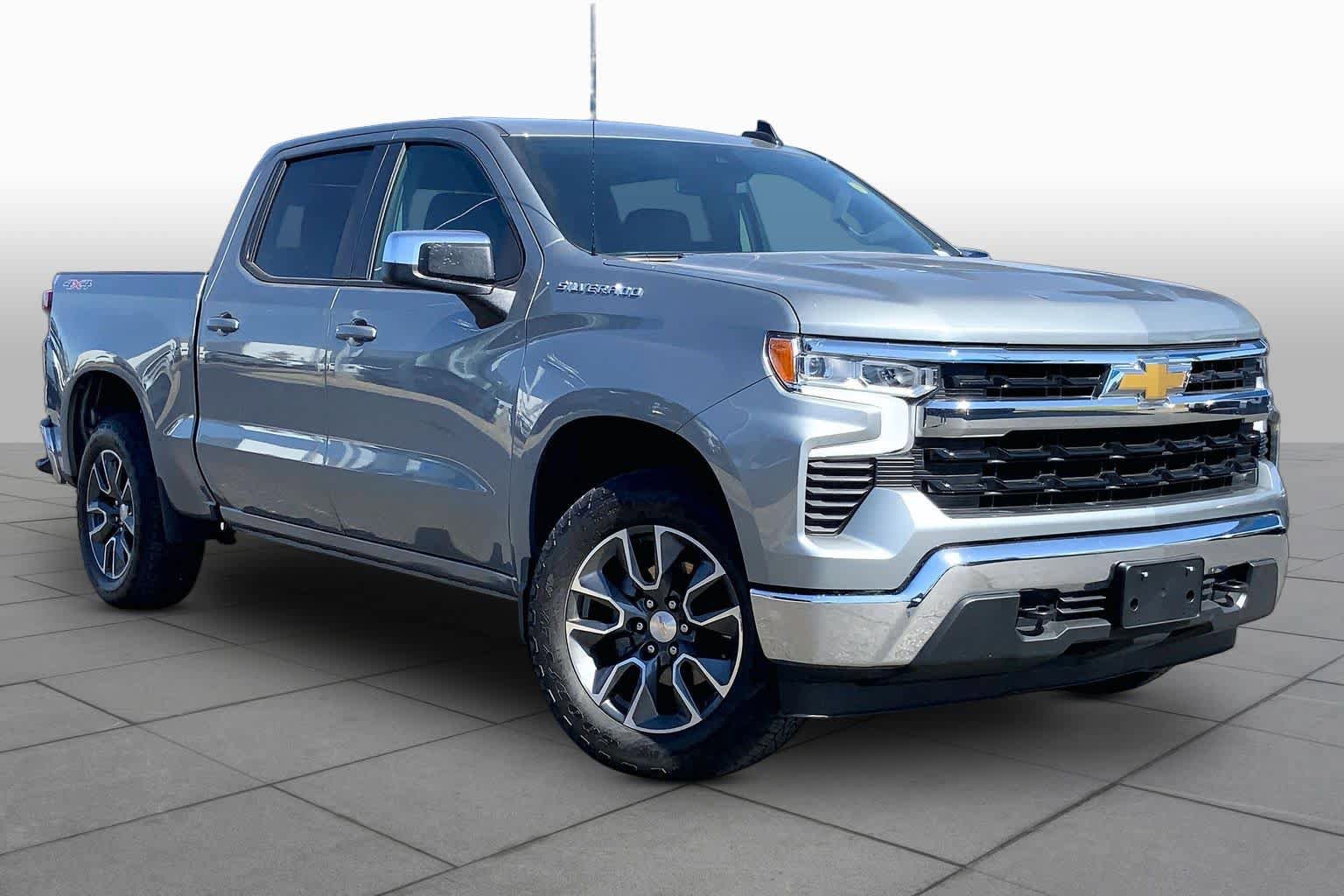 Used 2024 Chevrolet Silverado 1500 LT AWD/4WD image 3