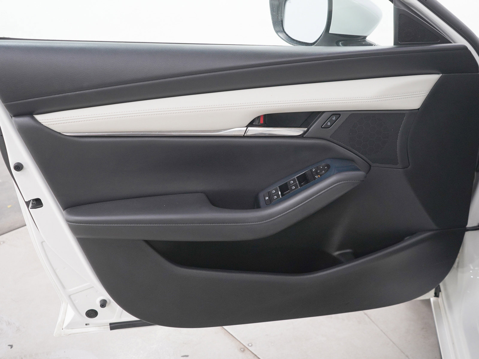 Used 2019 MAZDA MAZDA3 Sedan FWD image 19