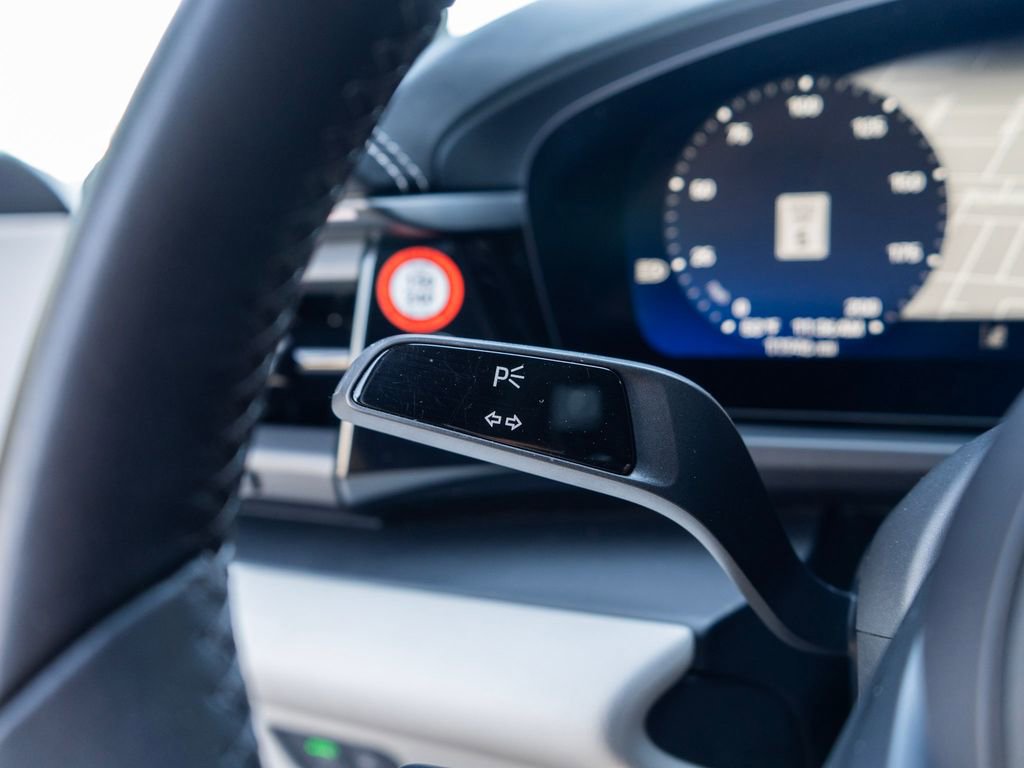 Used 2024 Porsche Macan 4 Electric image 21