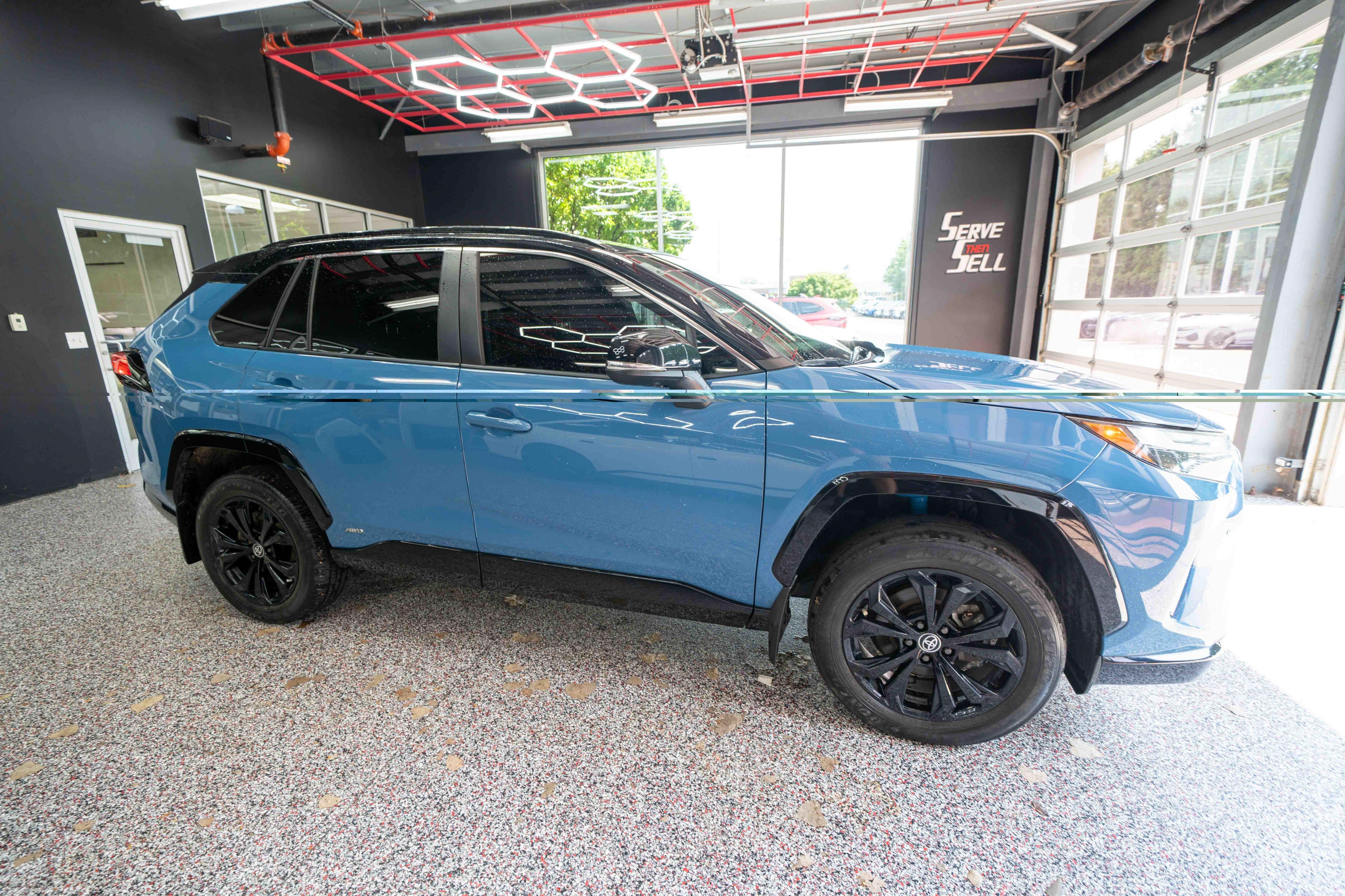 Used 2022 Toyota RAV4 XSE AWD/4WD image 5
