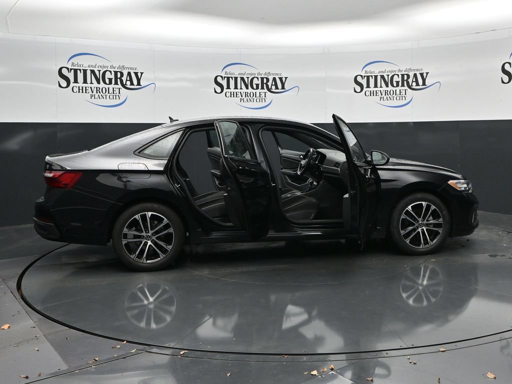 Used 2023 Volkswagen Jetta Sport FWD image 36