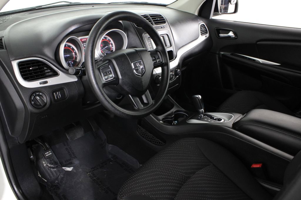 Used 2018 Dodge Journey SE w/ Blacktop Package image 16