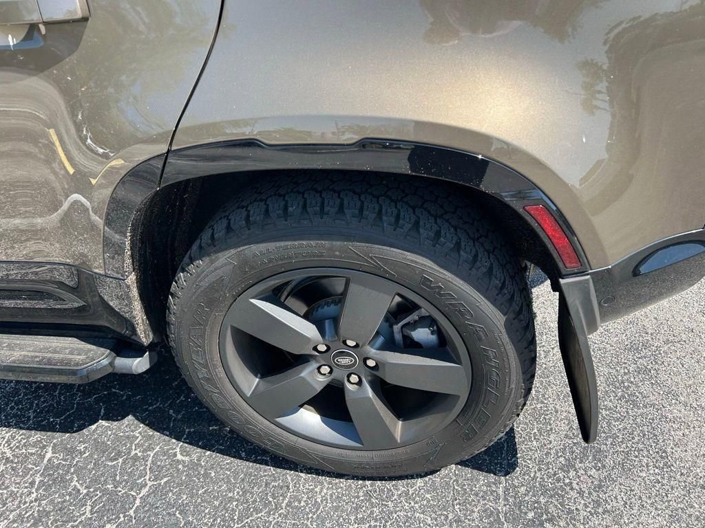 Used 2022 Land Rover Defender 110 X-Dynamic HSE image 6