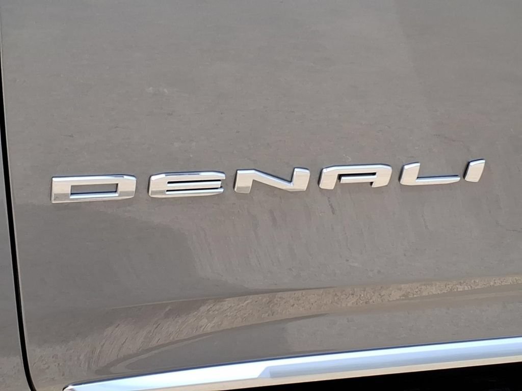 New 2026 GMC Yukon XL Denali w/ Denali Reserve Package RWD image 10