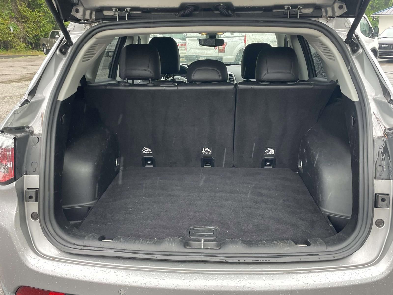 Used 2017 Jeep Compass Latitude w/ Popular Equipment Group AWD/4WD image 6