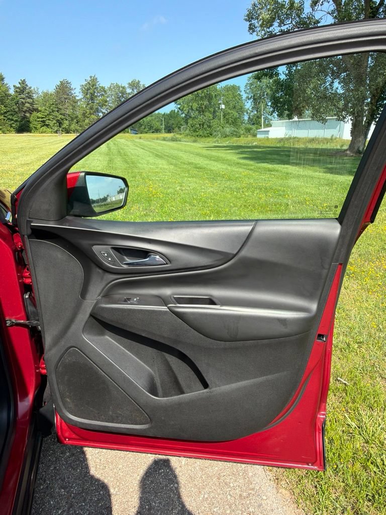 Used 2020 Chevrolet Equinox LT w/ Driver Convenience Package FWD image 19