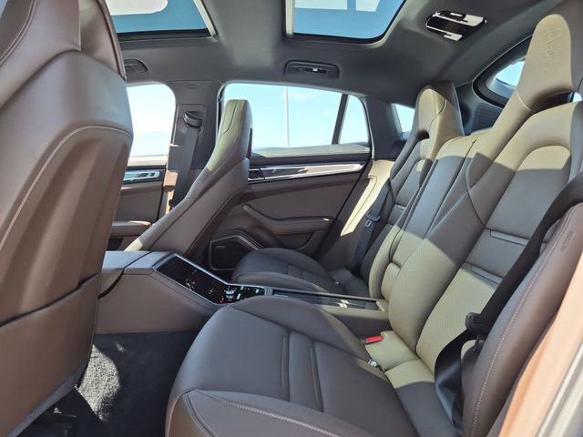 Used 2023 Porsche Panamera image 18