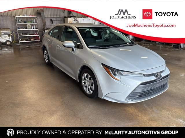Used 2024 Toyota Corolla LE FWD image 1