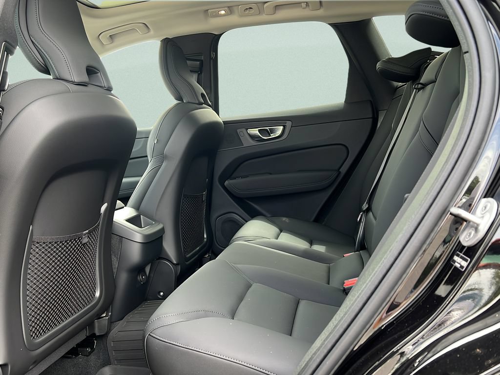 New 2026 Volvo XC60 B5 Plus AWD/4WD image 9