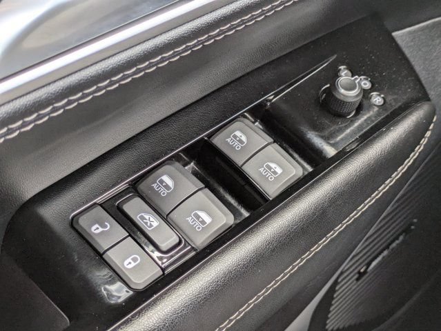 Used 2024 Jeep Wagoneer Series III AWD/4WD image 25