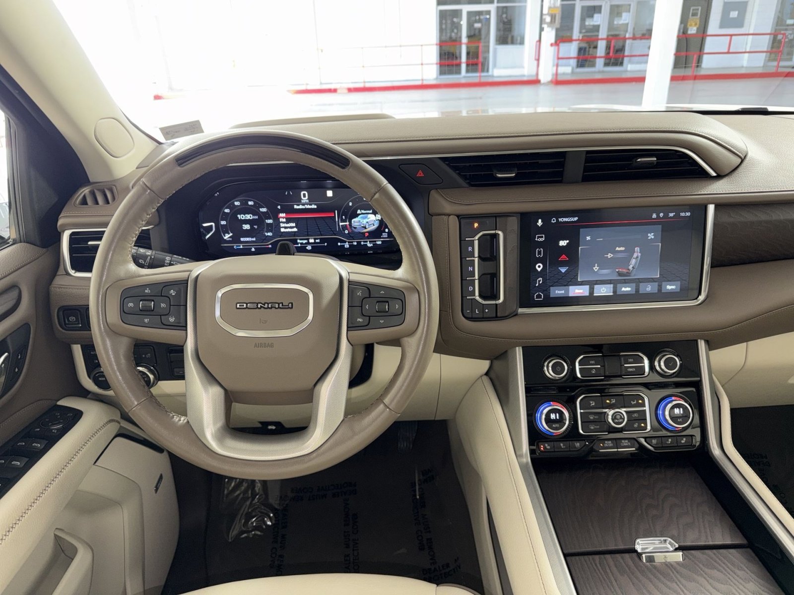Used 2023 GMC Yukon XL Denali w/ Advanced Technology Package image 16