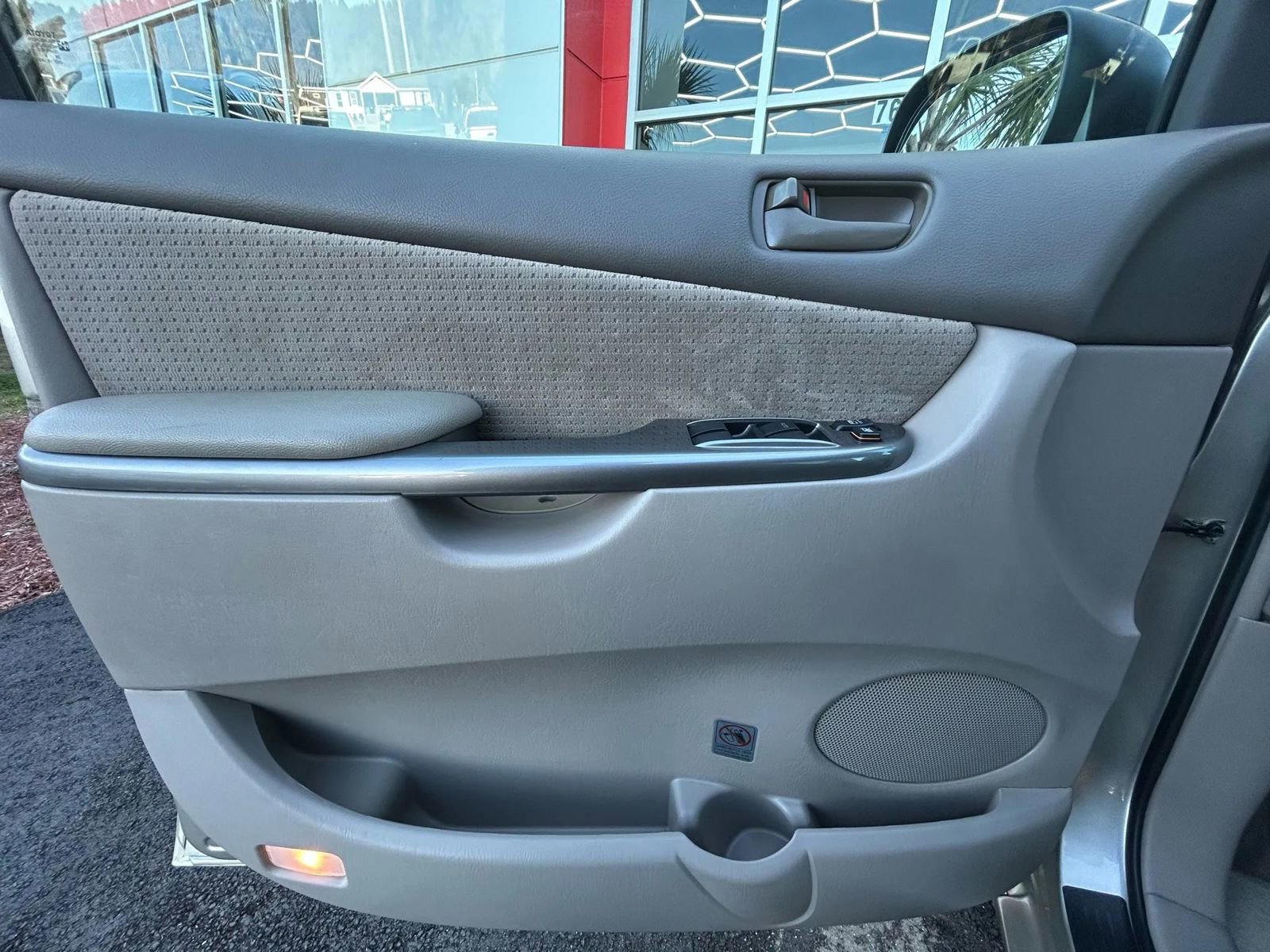 Used 2009 Toyota Sienna LE image 18