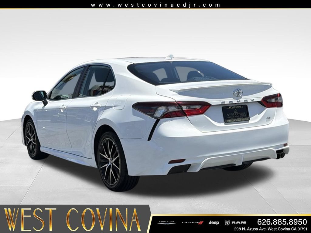 Used 2024 Toyota Camry SE FWD image 8