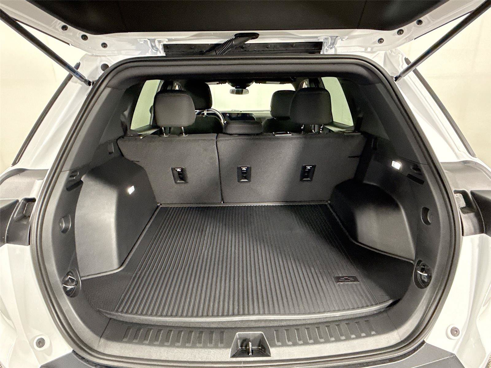 Used 2026 Chevrolet Equinox LT w/ LPO, Floor Liner Package AWD/4WD image 18