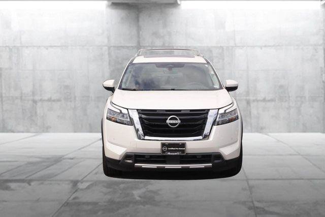 Used 2024 Nissan Pathfinder Platinum AWD/4WD image 4