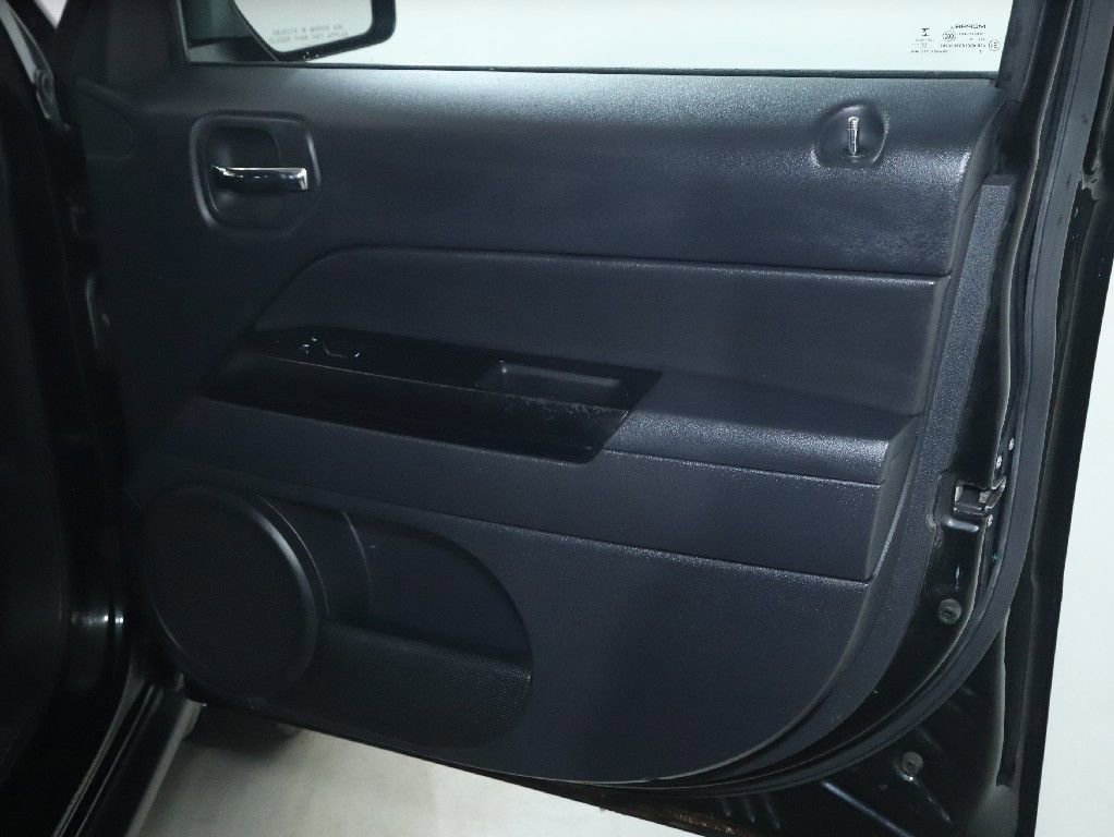 Used 2016 Jeep Patriot Sport w/ Power Value Group AWD/4WD image 30