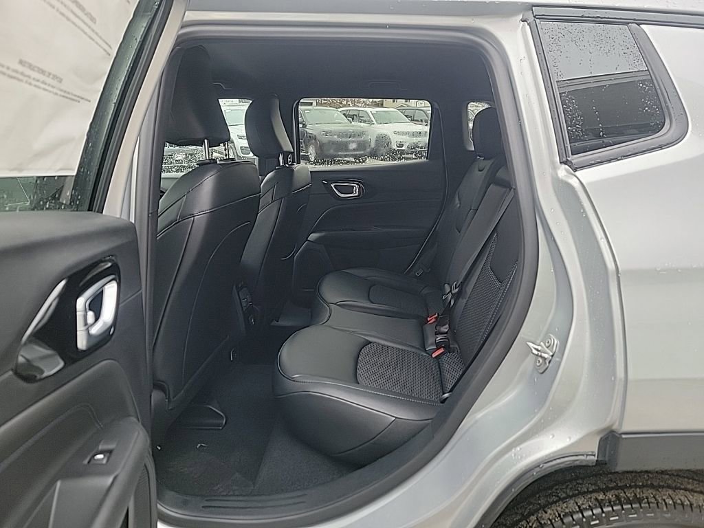 New 2026 Jeep Compass Latitude image 6