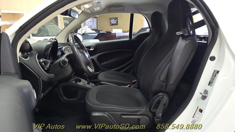 Used 2018 smart fortwo electric drive RWD image 11
