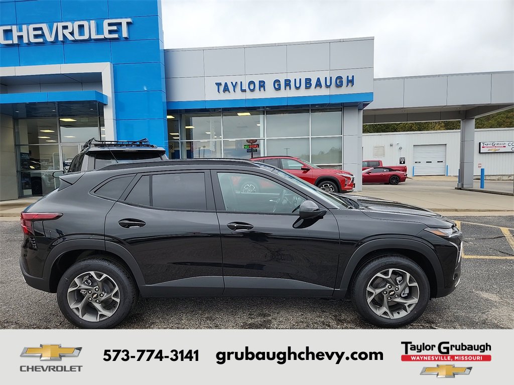 New 2026 Chevrolet Trax LT w/ Driver Confidence Package