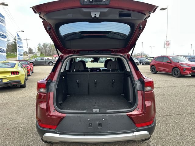 Used 2025 Chevrolet TrailBlazer LT AWD/4WD image 21