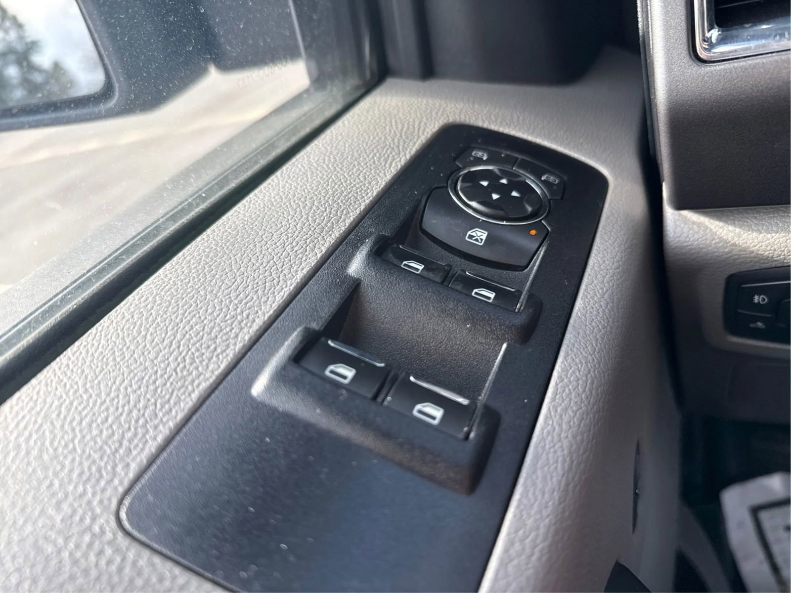 Used 2017 Ford F150 XLT image 45