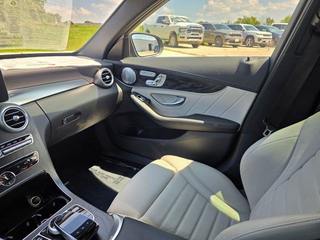 Used 2017 Mercedes-Benz C 300 4MATIC Sedan image 36
