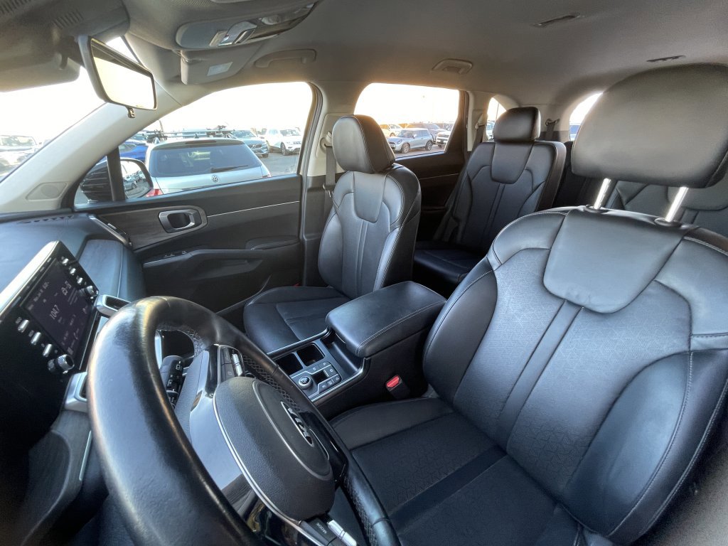 Used 2021 Kia Sorento EX image 17