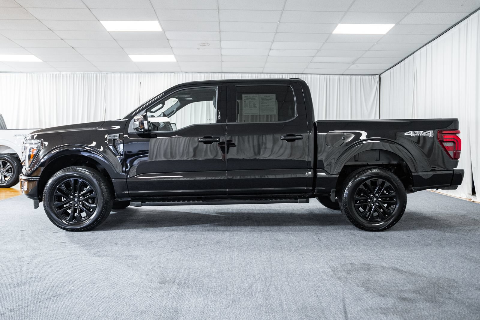 Used 2024 Ford F150 Lariat AWD/4WD image 5
