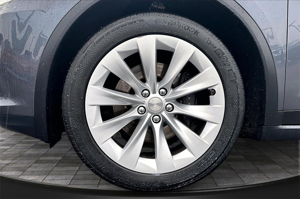 Used 2021 Tesla Model X Long Range image 9