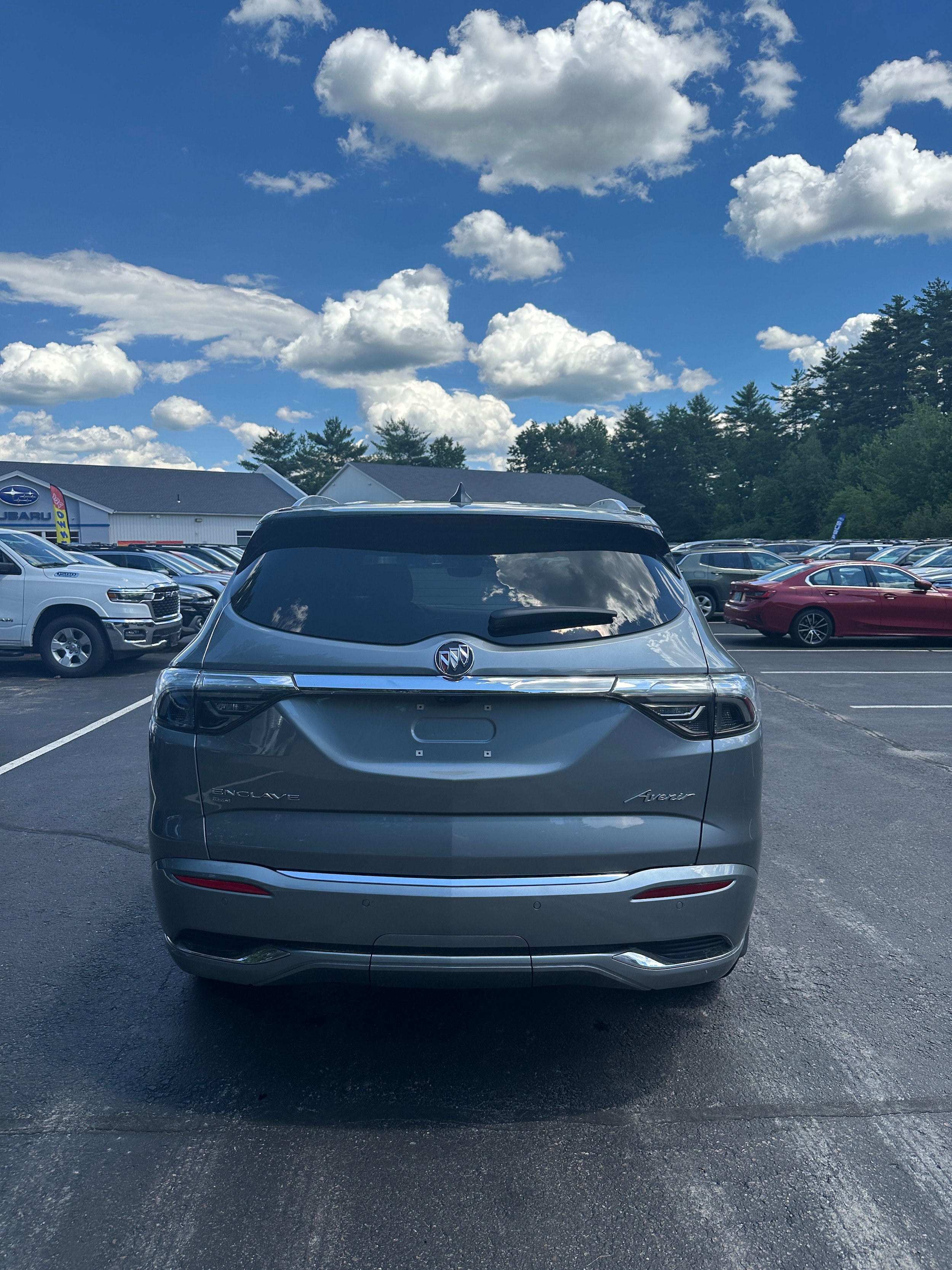 Used 2023 Buick Enclave Avenir w/ Avenir Technology Package AWD/4WD image 6