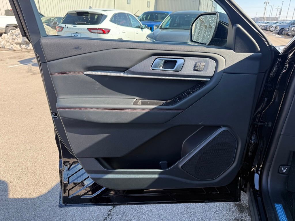 New 2026 Ford Explorer ST-Line w/ ST-Line Street Pack image 9