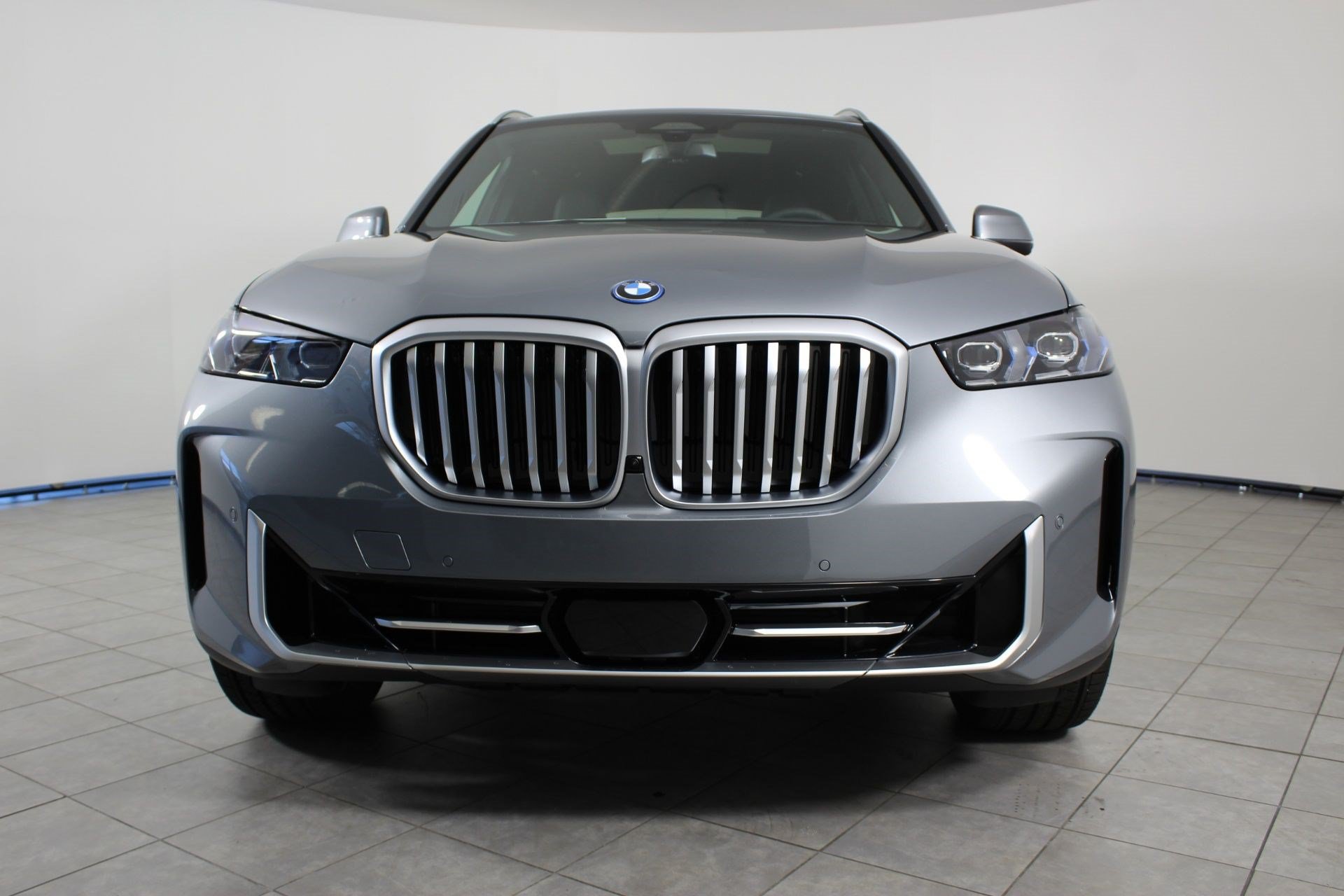 New 2026 BMW X5 xDrive50e w/ Executive Package AWD/4WD image 6