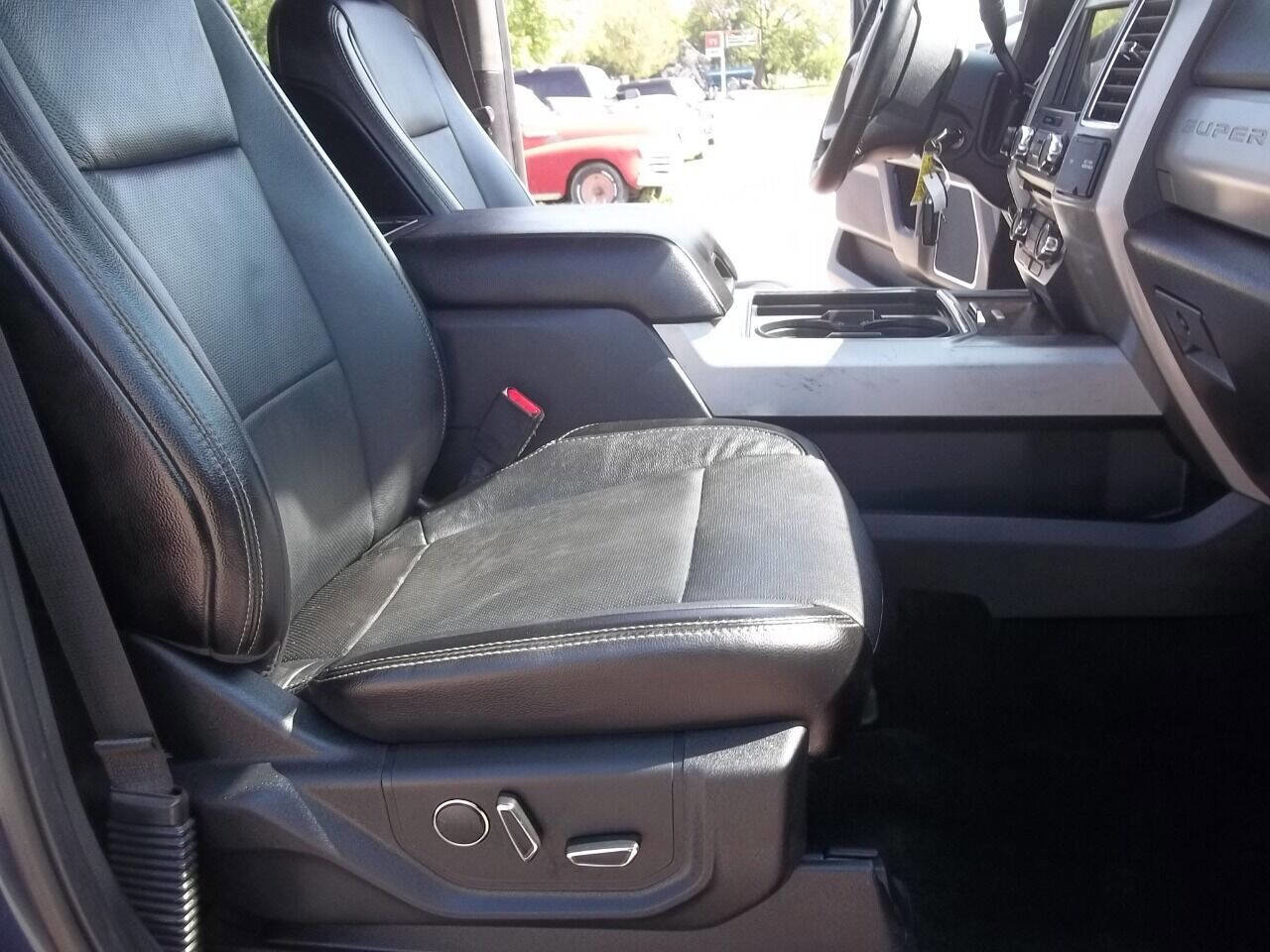 Used 2017 Ford F350 Lariat w/ Chrome Package AWD/4WD image 11