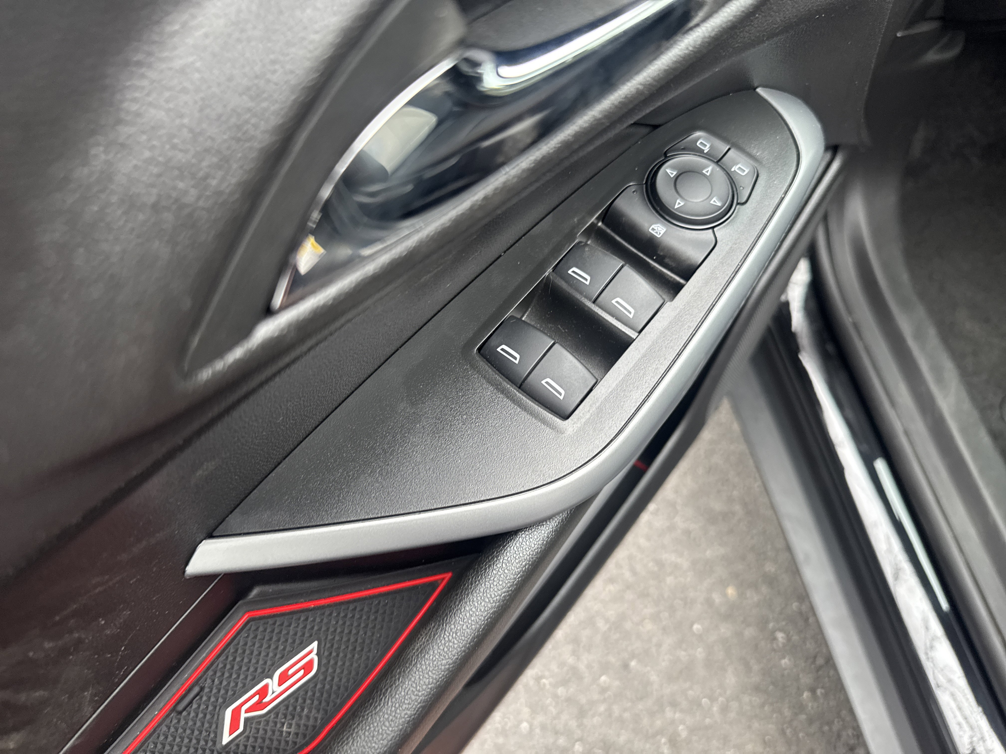 Used 2025 Chevrolet Trax RS w/ Driver Confidence Package FWD image 16