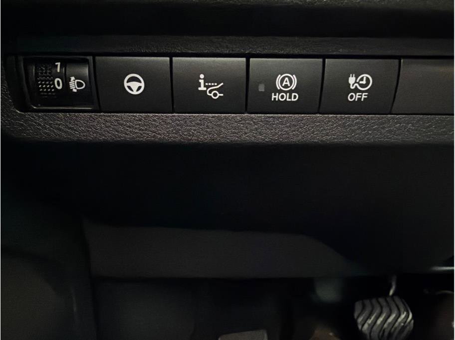 Used 2024 Nissan Ariya AWD image 28